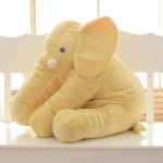 coussin éléphant en peluche