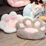 chaise douce avec coussin chat