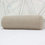 Coussin long pour lit