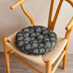 coussin moelleux gris