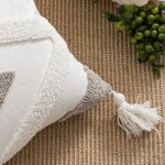 coussin brodé bohème