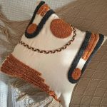 coussin brodé ethnique