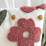 coussin brodé design