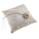 coussin brodé dentelle