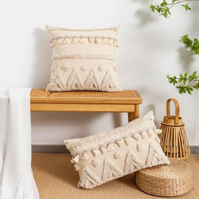 coussin brodé marocain beige