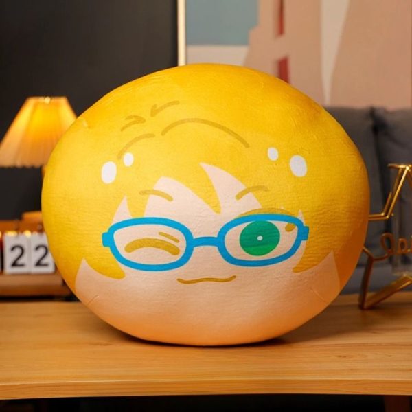 Coussin personnage en peluche